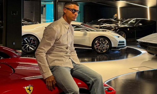Роналду показал свои «игрушки» за десятки миллионов долларов. Фото