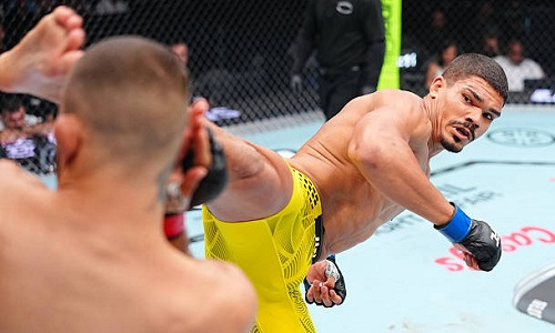 Бразильского бойца нокаутировали после поражения казахстанцу в UFC. Видео