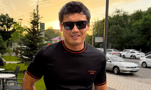 Еркебулан Токтар предстал в образе «Ахиллеса» Бреда Питта. Фото