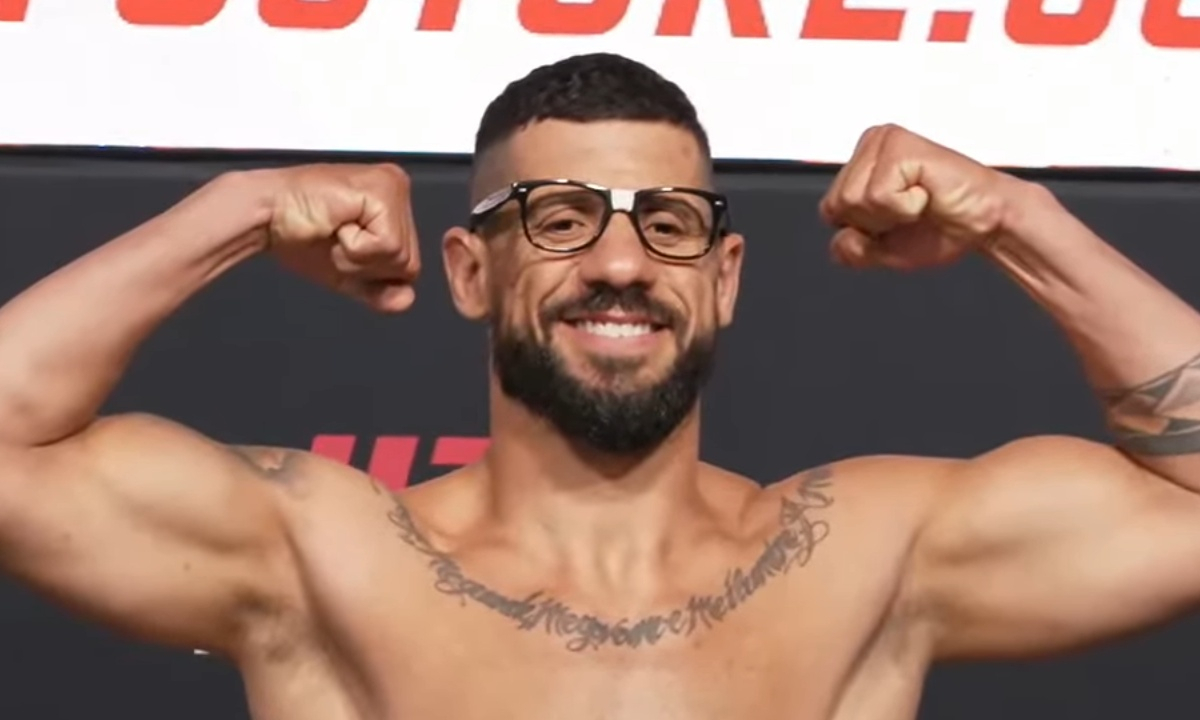 Лопес сделал вес перед боем с Нургожаем в UFC