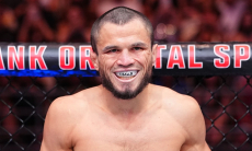 Умару Нурмагомедову назвали бой, который вернёт его в борьбу за пояс UFC