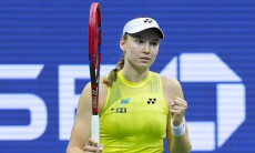 Рыбакина победила Соболенко в первом сете финала US Open-2026