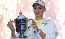 Видео награждения Елены Рыбакиной после победы на US Open-2026