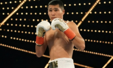 Непобежденному казахстанцу грозит нокаут в бою за титул WBC