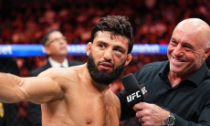 Арман Царукян сделал заявление о бое с Илией Топурией после нокаута на UFC 331