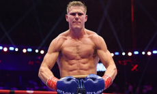 Якоб Банк озвучил решение по бою с Жанибеком Алимханулы за титул WBO