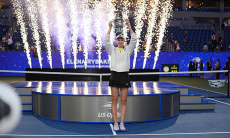 Елена Рыбакина остаётся лидером чемпионской гонки WTA