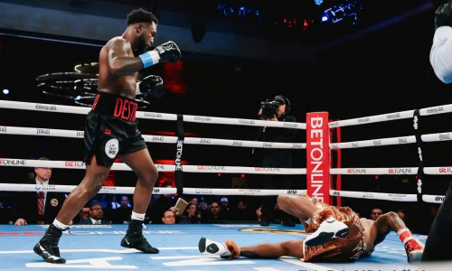 WBC загнал чемпиона мира в угол боем с казахстанским боксёром