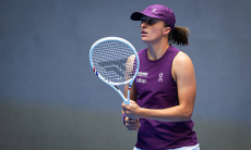 Ига Швёнтек с уверенной победы стартовала на турнире в Пекине