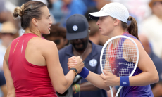 Соболенко подарила шанс Швентек спасти сезон WTA