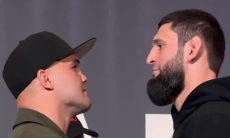 Чимаев провел дуэль взглядов экс-чемпионом UFC после массовой драки. Видео