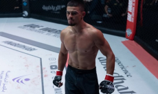 Сенсацией закончился дебютный бой непобежденного россиянина в UFC