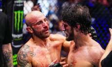 В России озвучили последствия поражения Евлоева нокаутом от Волкановски на UFC 333