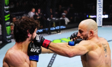 Названа причина поражения Евлоева нокаутом от Волкановски на UFC 333