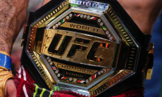 Претендент из России отказался от погони за поясом чемпиона UFC