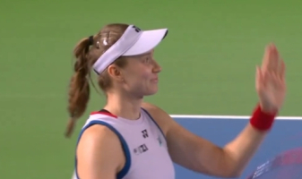 Елена Рыбакина оторвалась от Арины Соболенко в чемпионской гонке WTA