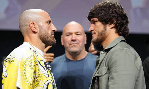 В UFC выбрали победителя титульного боя Волкановски — Евлоев