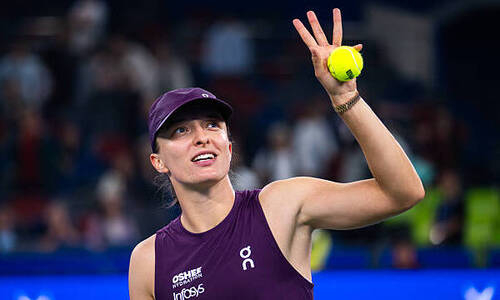 Ига Швёнтек уверенной победой вышла в полуфинал турнира в Ухане