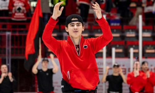 Казахстанский хоккеист забил гол в чемпионате Финляндии. Видео