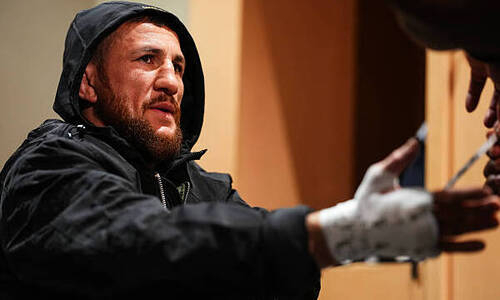 Решение Двалишвили перед боем с Яном вызвало сомнение в UFC