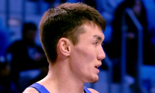 Казахстан с двух побед стартовал на домашнем чемпионате мира по борьбе
