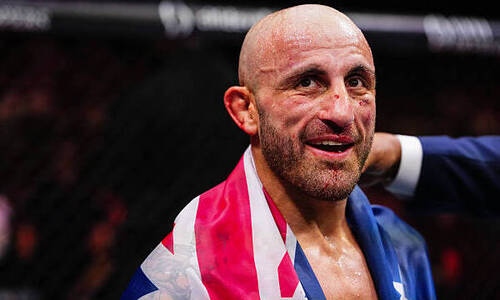 Алекс Волкановски установил рекорд в UFC